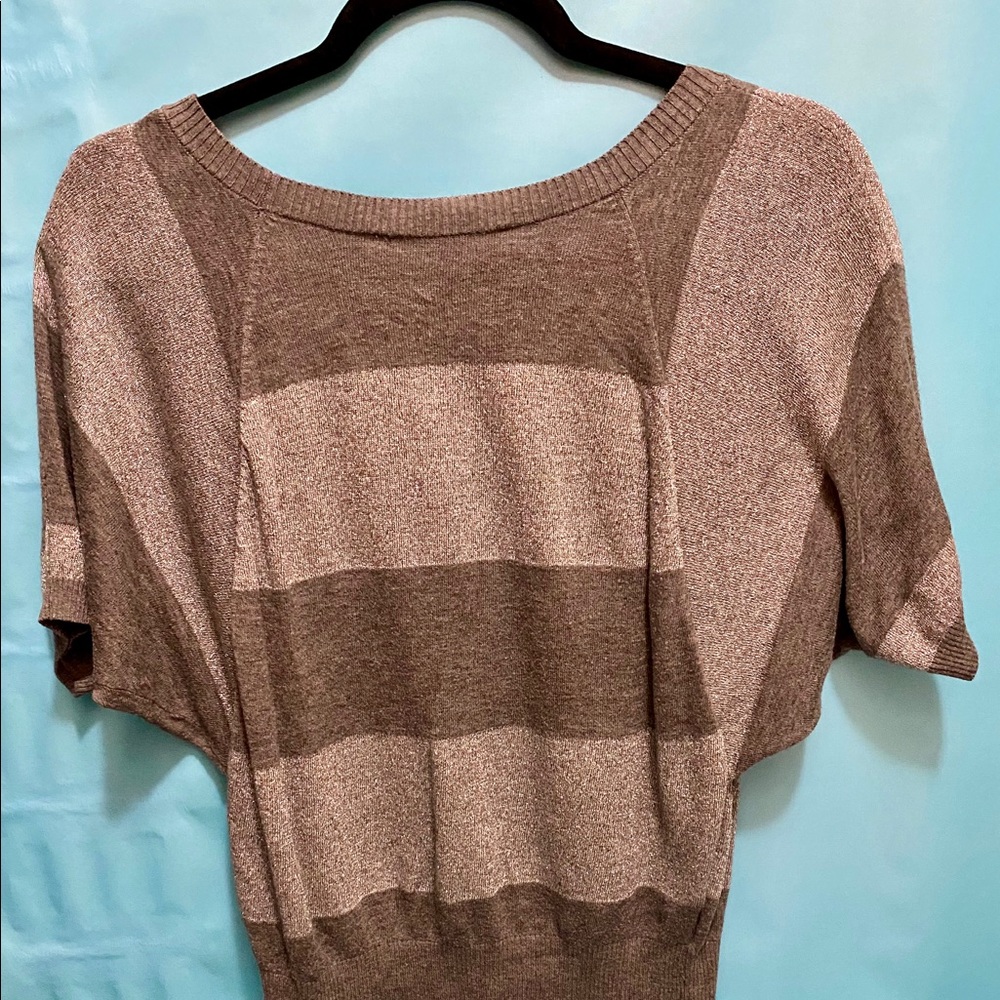 Gray top